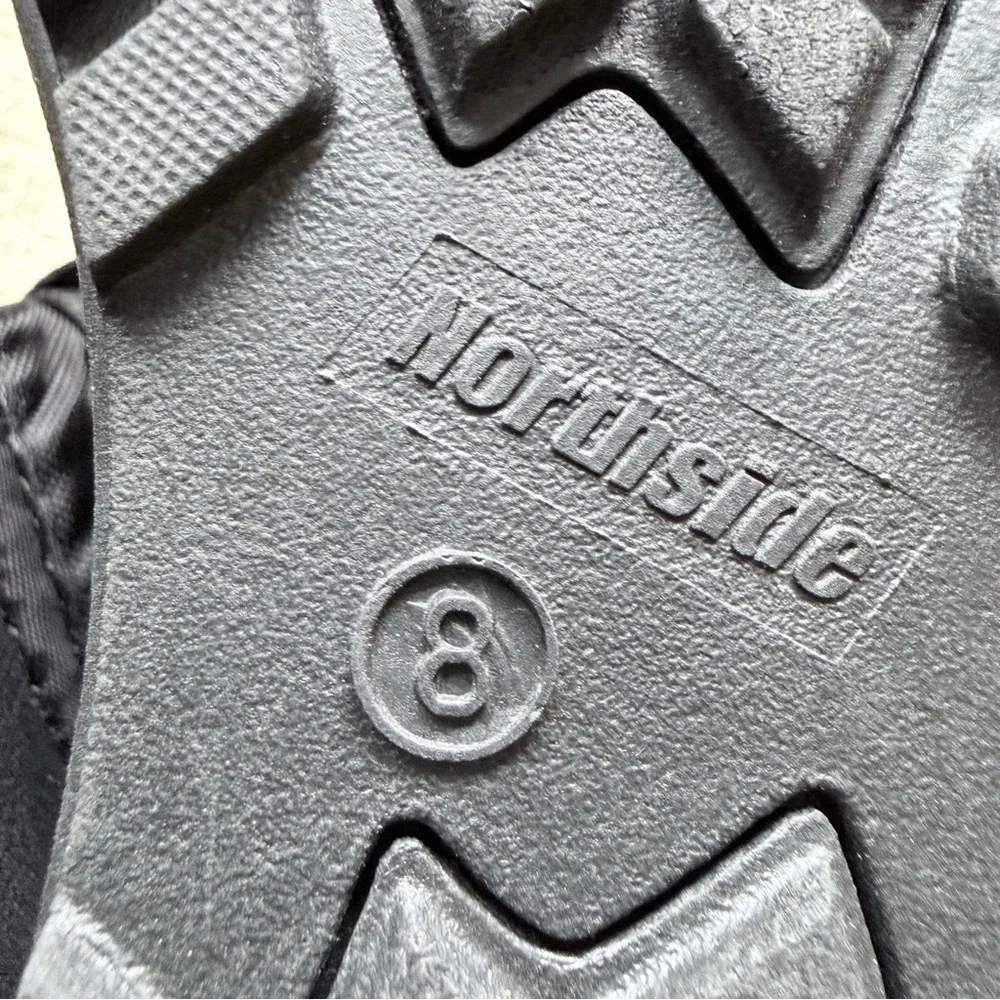NWT Northside black insulated waterproof snow boots toddler size 8